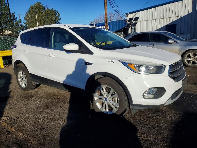 Photo 4 from auction – 2017 FORD ESCAPE with VIN 1FMCU9GD5HUD67815