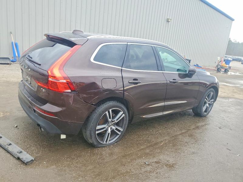 Photo 3 from auction – 2018 VOLVO XC60 T5 with VIN LYV102RKXJB116735