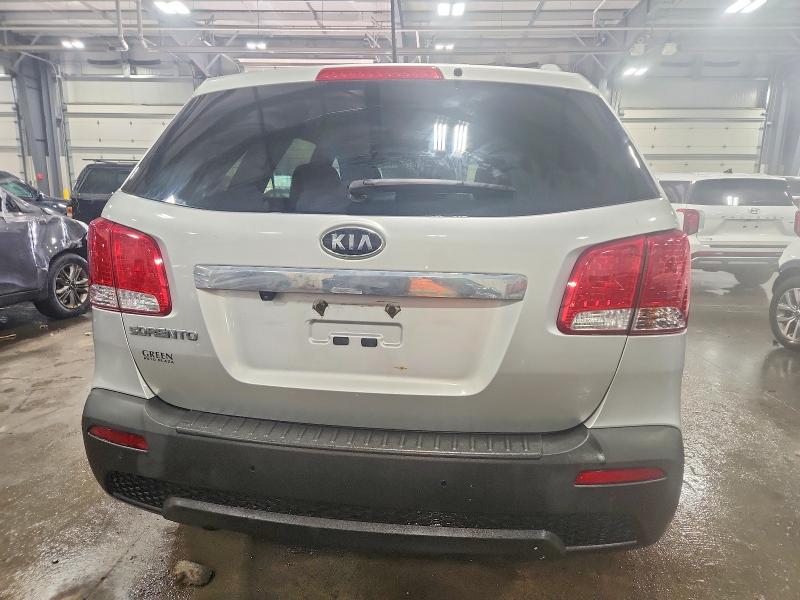 Photo 6 from auction – 2011 KIA SORENTO with VIN 5XYKT4A22BG183339