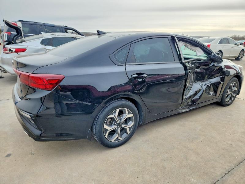 Photo 3 from auction – 2021 KIA FORTE with VIN 3KPF24AD5ME289239