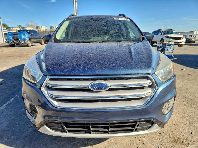 Photo 5 from auction – 2018 FORD ESCAPE SE with VIN 1FMCU0GD3JUB12565