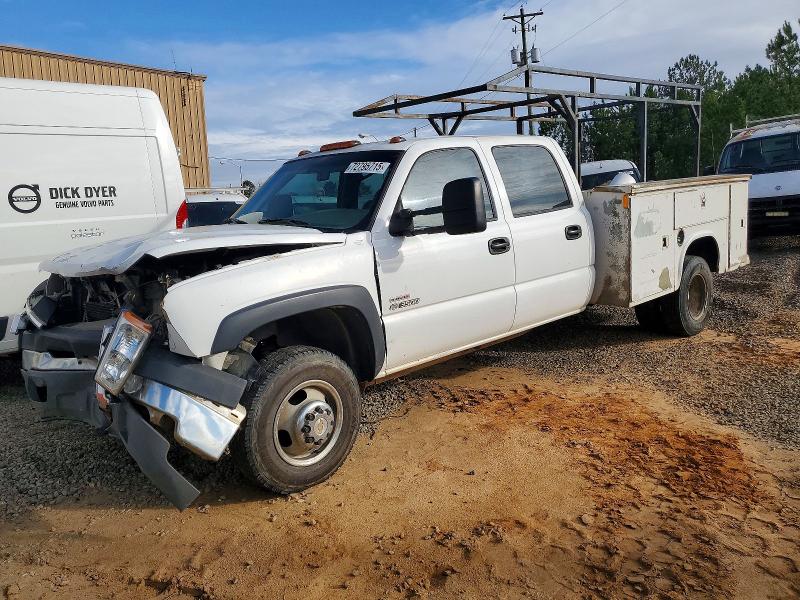 CHEVROLET SILVERADO 2004 with VIN 1GBJC33234F268798 - Photo from auction
