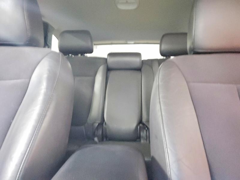 Photo 10 from auction – 2010 HYUNDAI SANTA FE S with VIN 5NMSHDAG2AH342989