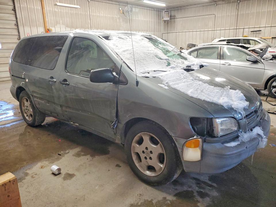 Photo 4 from auction – 2000 TOYOTA SIENNA CE with VIN 4T3GF19C7YU260029