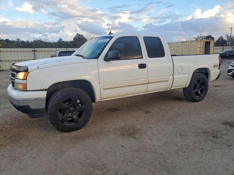 CHEVROLET SILVERADO 2007 with VIN 1GCEK19B67Z207329 - Photo from auction