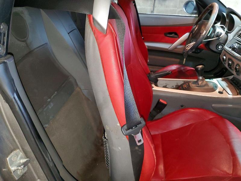Photo 10 from auction – 2004 BMW Z4 with VIN 4USBT33554LR68134