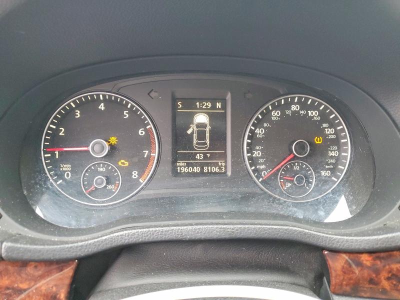 Photo 9 from auction – 2012 VOLKSWAGEN PASSAT SEL with VIN 1VWCM7A30CC094562