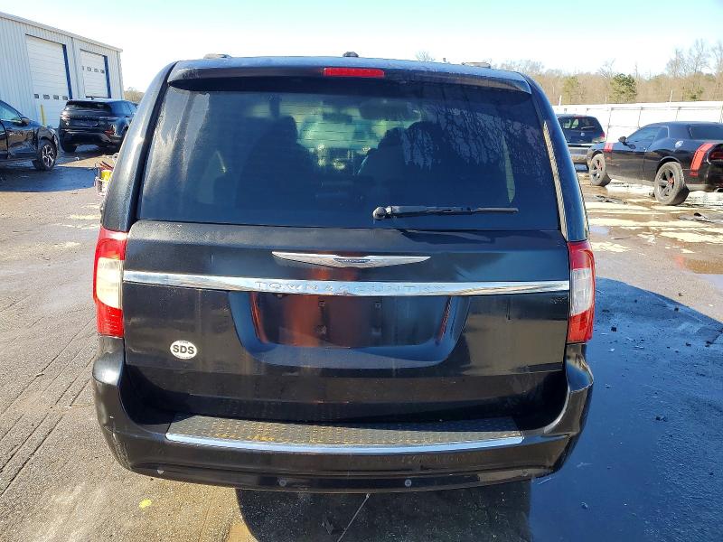 Photo 6 from auction – 2016 CHRYSLER TOWN & COU with VIN 2C4RC1CG2GR232015