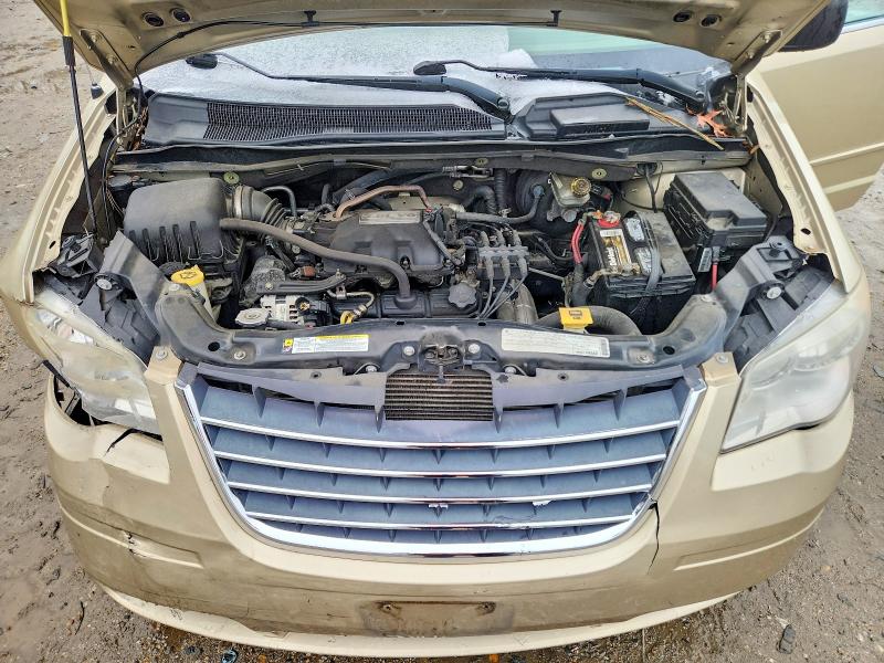 Photo 12 from auction – 2010 CHRYSLER TOWN & COU with VIN 2A4RR2D12AR344796