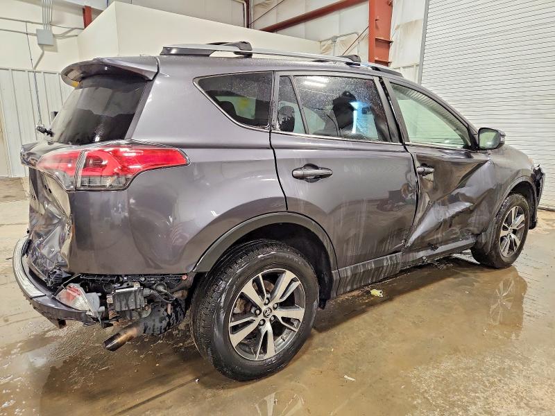 Photo 3 from auction – 2017 TOYOTA RAV4 with VIN JTMRFREV0HJ168774