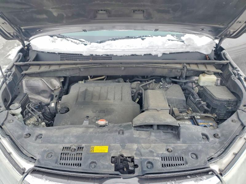 Photo 12 from auction – 2016 TOYOTA HIGHLANDER with VIN 5TDJKRFHXGS355328