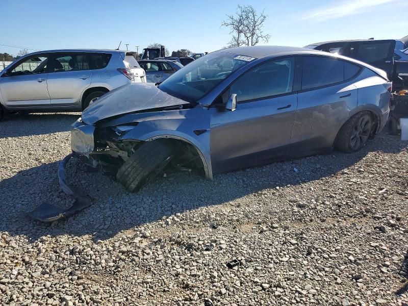 TESLA MODEL Y 2025 with VIN 7SAYGDED0SF227861 - Photo from auction