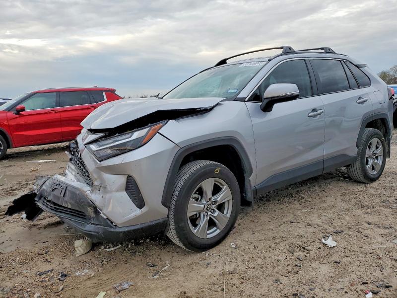 Photo 1 from auction – 2024 TOYOTA RAV4 XLE with VIN 2T3W1RFV4RC262564