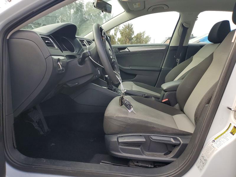 Photo 7 from auction – 2017 VOLKSWAGEN JETTA with VIN 3VW2B7AJ3HM381027