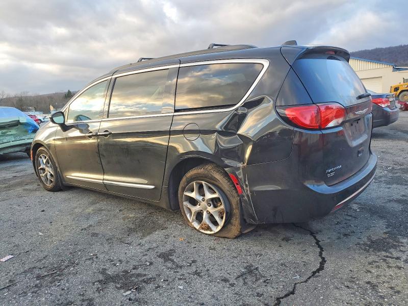 Photo 2 from auction – 2017 CHRYSLER PACIFICA with VIN 2C4RC1BG7HR551543