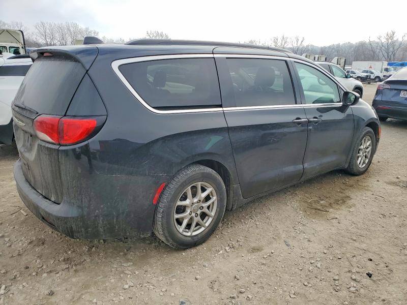 Photo 3 from auction – 2020 CHRYSLER VOYAGER LX with VIN 2C4RC1DG7LR261079