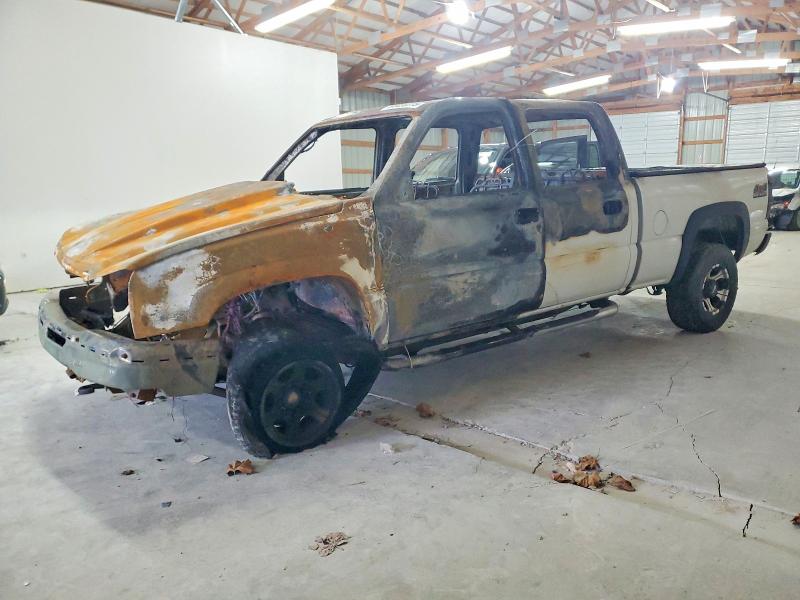 CHEVROLET SILVERADO 2004 with VIN 1GCHK23U04F161541 - Photo from auction