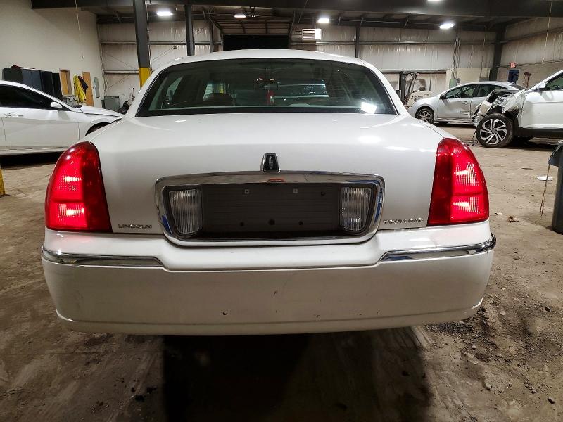 Photo 6 from auction – 2007 LINCOLN TOWN CAR S with VIN 1LNHM82W77Y628751