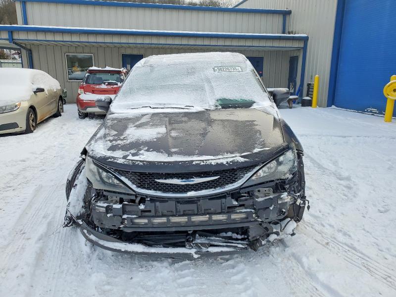 Photo 5 from auction – 2017 CHRYSLER PACIFICA L with VIN 2C4RC1CG3HR507523