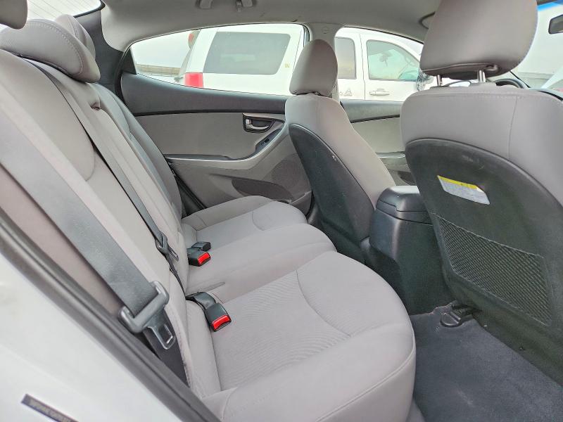 Photo 10 from auction – 2016 HYUNDAI ELANTRA SE with VIN 5NPDH4AE1GH711327