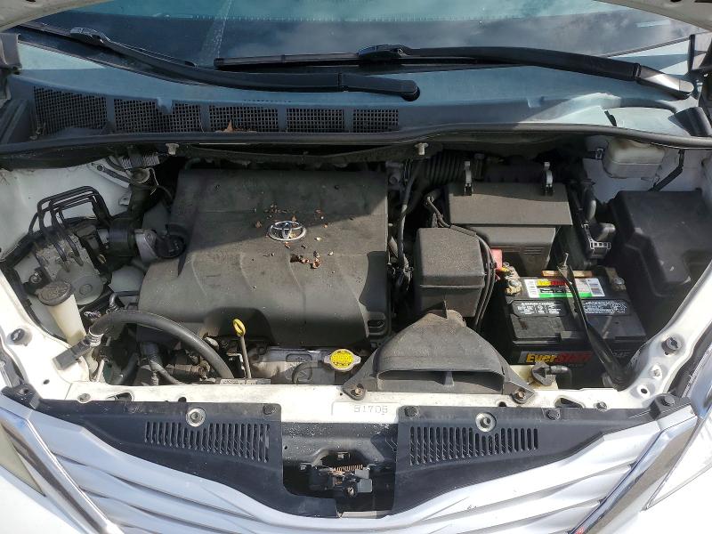 Photo 12 from auction – 2013 TOYOTA SIENNA XLE with VIN 5TDYK3DC4DS347417