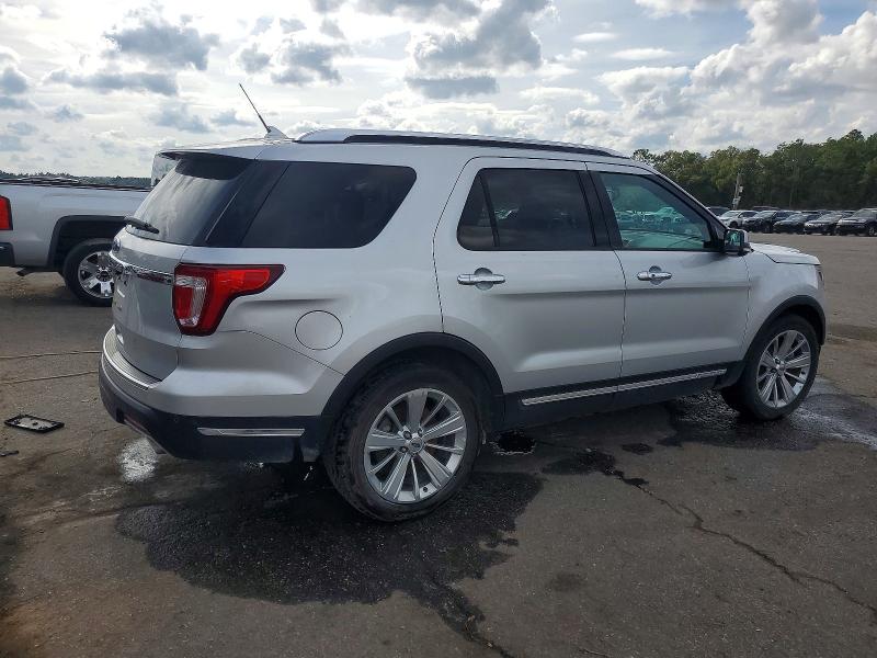 Photo 3 from auction – 2019 FORD EXPLORER L with VIN 1FM5K7F89KGB49373