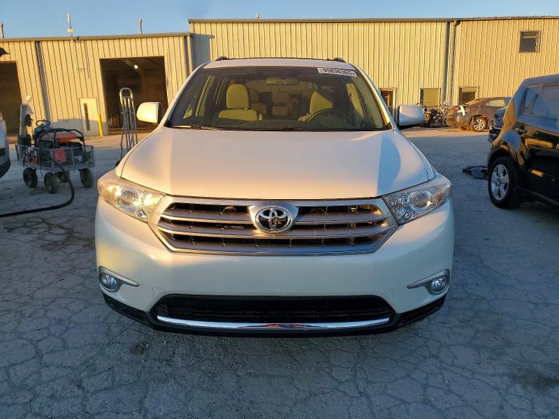 Photo 5 from auction – 2013 TOYOTA HIGHLANDER with VIN 5TDBK3EH6DS232575