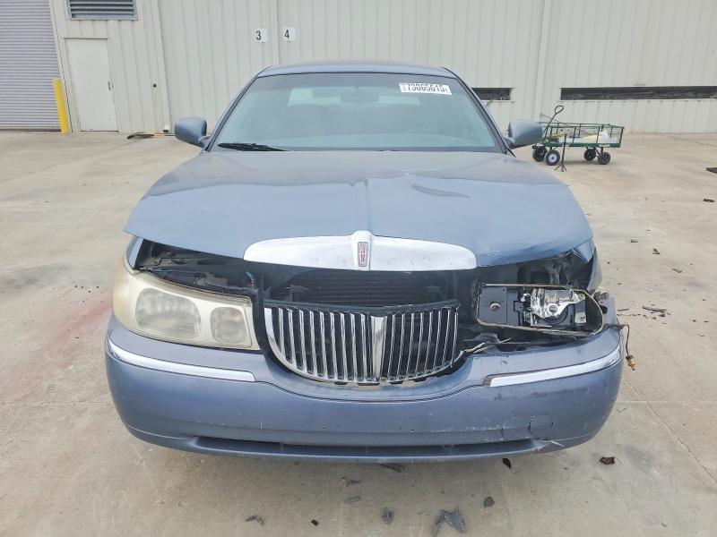 Photo 5 from auction – 2000 LINCOLN TOWN CAR E with VIN 1LNHM81W4YY819711