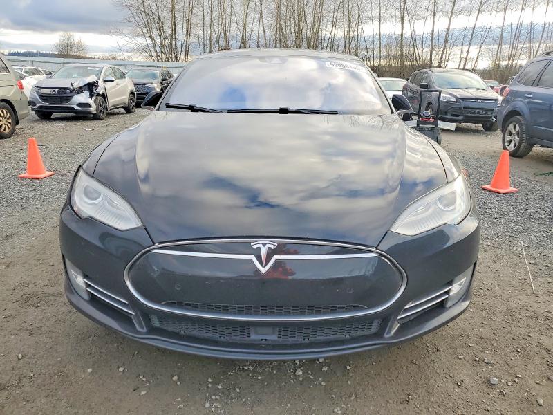 Photo 5 from auction – 2015 TESLA MODEL S with VIN 5YJSA1E22FF114517