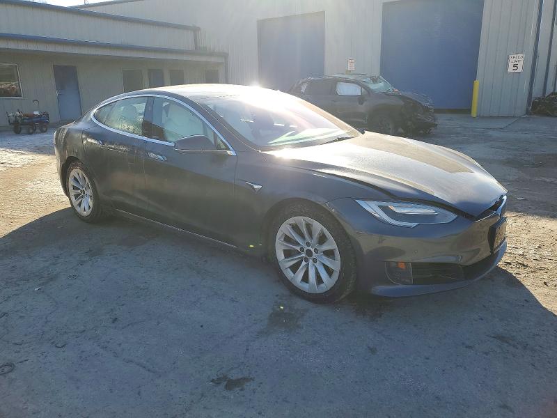 Photo 4 from auction – 2017 TESLA MODEL S with VIN 5YJSA1E20HF207460