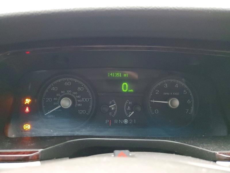 Photo 9 from auction – 2011 LINCOLN TOWN CAR with VIN 2LNBL8FV2BX756642