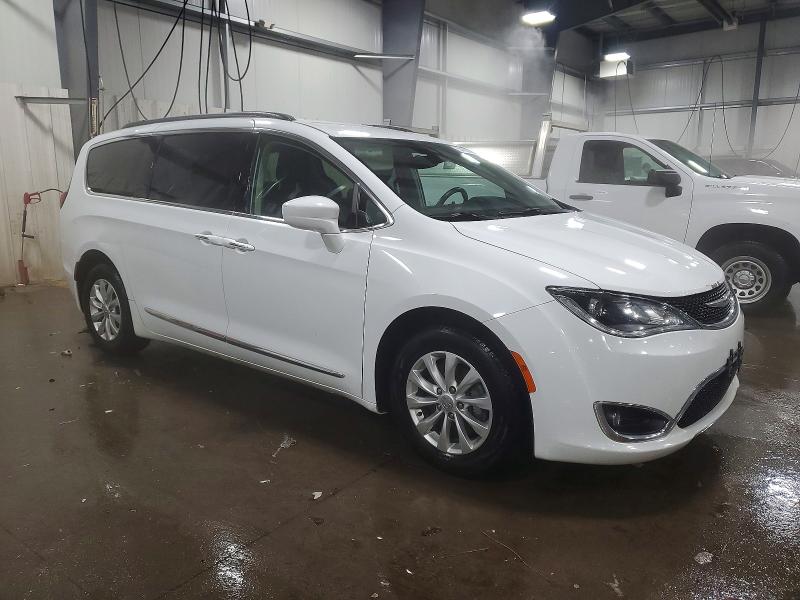 Photo 4 from auction – 2017 CHRYSLER PACIFICA with VIN 2C4RC1BG1HR832589