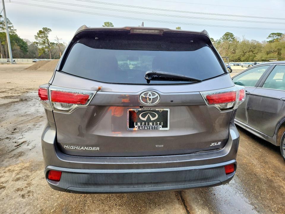 Photo 6 from auction – 2016 TOYOTA HIGHLANDER with VIN 5TDKKRFH3GS144492