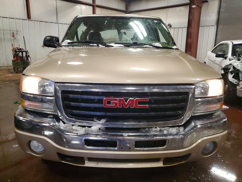 Photo 5 from auction – 2004 GMC NEW SIERRA with VIN 2GTEK19T641254387