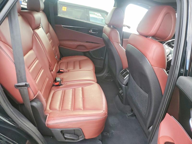 Photo 11 from auction – 2016 KIA SORENTO SX with VIN 5XYPKDA15GG001561