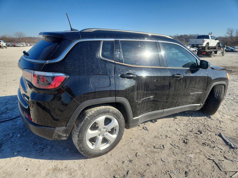 Photo 3 from auction – 2017 JEEP COMPASS LA with VIN 3C4NJDBB6HT607141