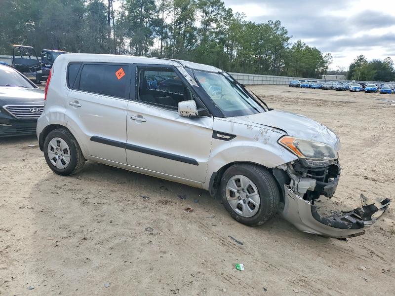 Photo 4 from auction – 2012 KIA SOUL with VIN KNDJT2A58C7399348