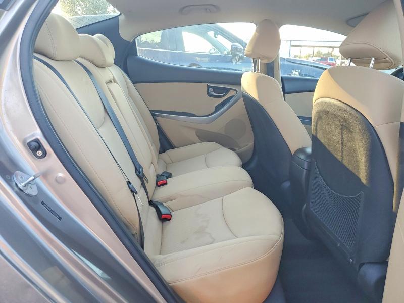 Photo 10 from auction – 2012 HYUNDAI ELANTRA GL with VIN 5NPDH4AE3CH070949