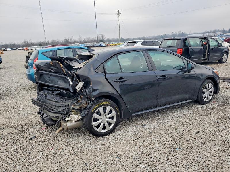 Photo 3 from auction – 2021 TOYOTA COROLLA LE with VIN 5YFEPMAE0MP207776