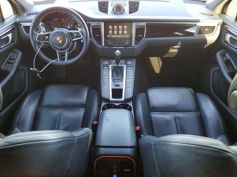 Photo 8 from auction – 2017 PORSCHE MACAN with VIN WP1AA2A59HLB02588