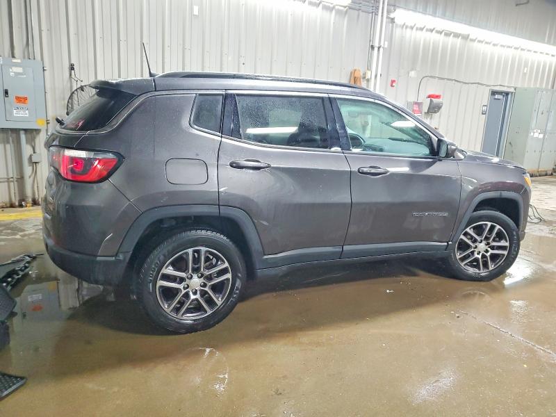 Photo 3 from auction – 2017 JEEP COMPASS with VIN 3C4NJDBB5HT660445