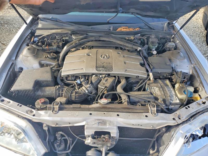 Photo 11 from auction – 2002 ACURA 3.5RL with VIN JH4KA96632C006428