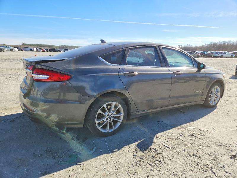 Photo 3 from auction – 2019 FORD FUSION with VIN 3FA6P0LU4KR160427