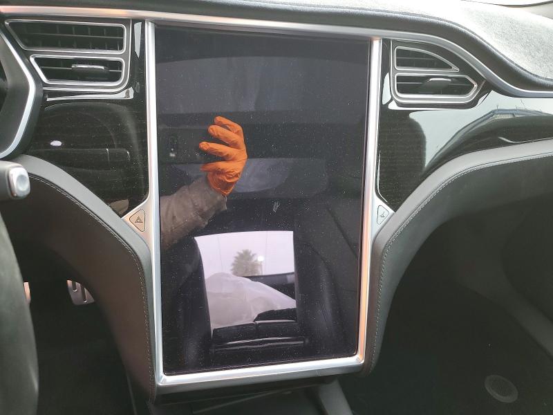 Photo 9 from auction – 2017 TESLA MODEL S with VIN 5YJSA1E49HF190272