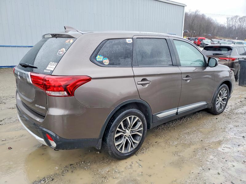 Photo 3 from auction – 2018 MITSUBISHI OUTLANDER with VIN JA4AZ3A3XJZ035818