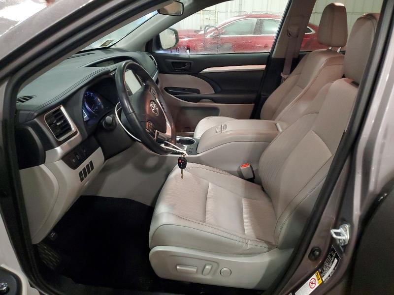 Photo 7 from auction – 2017 TOYOTA HIGHLANDER with VIN 5TDBZRFH0HS477715