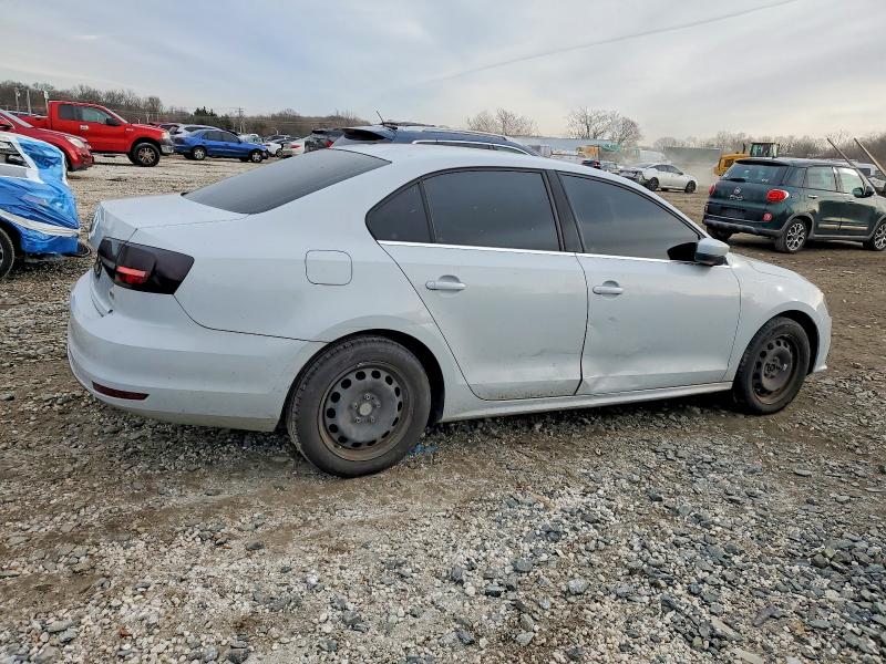 Photo 3 from auction – 2017 VOLKSWAGEN JETTA S with VIN 3VW2B7AJ4HM355018