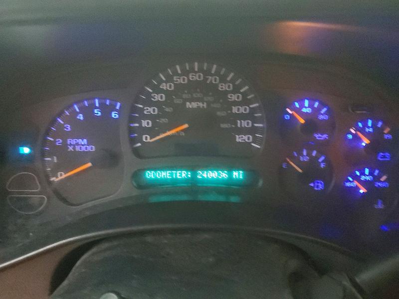 Photo 9 from auction – 2004 CHEVROLET AVALANCHE with VIN 3GNEK12T94G101480