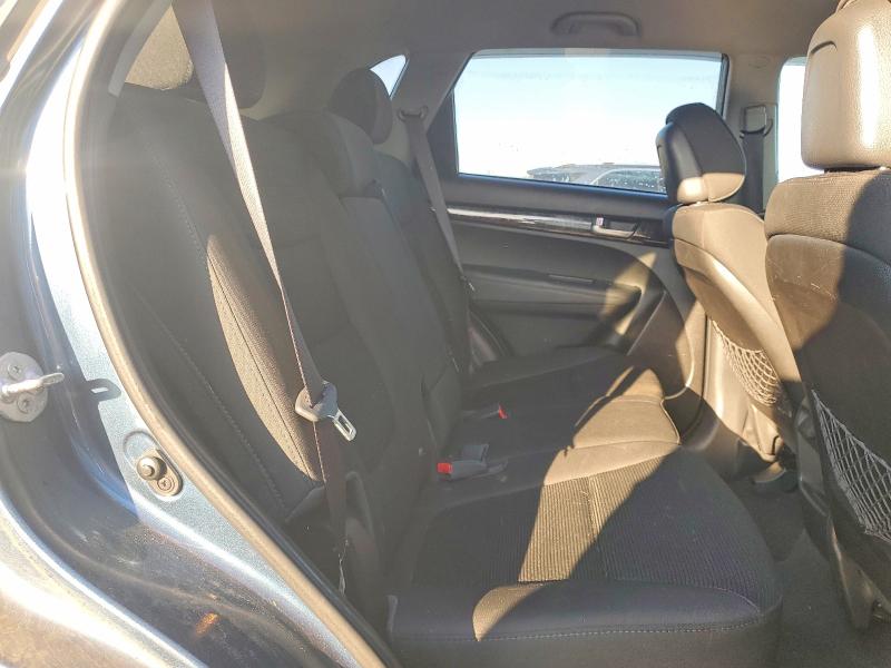 Photo 11 from auction – 2014 KIA SORENTO LX with VIN 5XYKTCA62EG430599