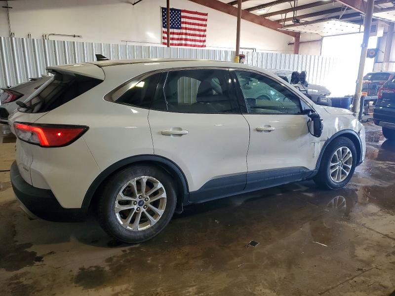 Photo 3 from auction – 2021 FORD ESCAPE with VIN 1FMCU9G60MUB17099